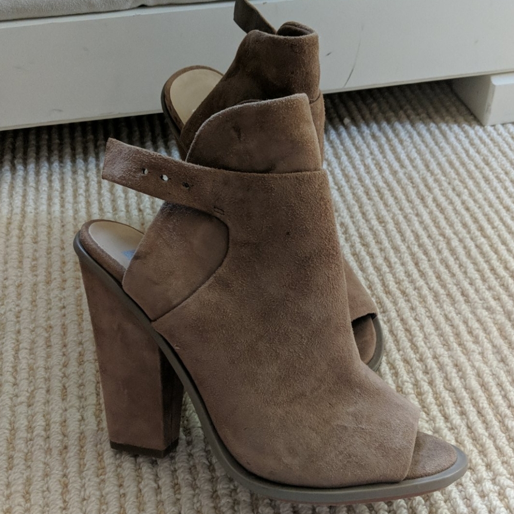 DOLCE VITA Tan Suede Heels